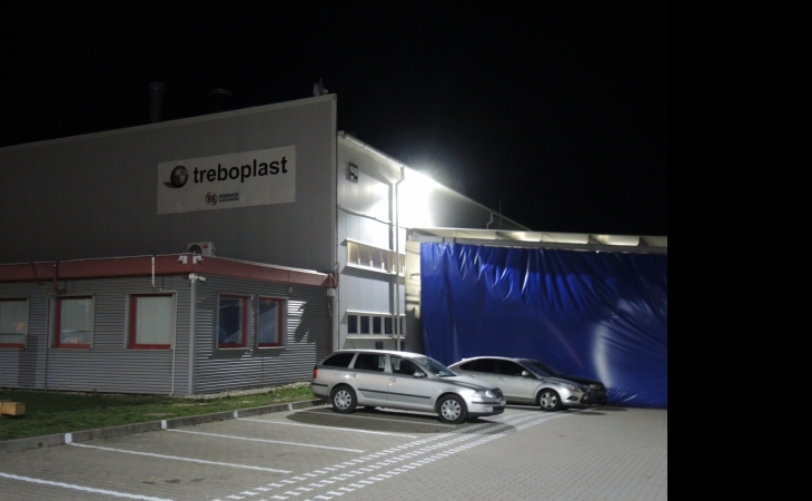 LED_osvetleni_arealu_spolecnosti_TREBOPLAST.JPG