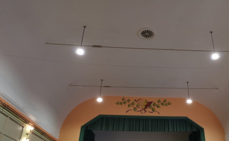 LED_osvetleni_kulturniho_domu_Kuncina_Elektro-plosiny2.jpg